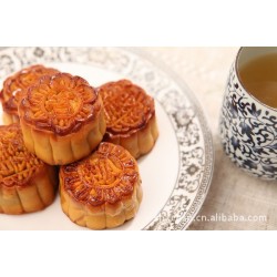 月餅廠批發稱重月餅 50g散稱紅豆沙椒鹽味廣式月餅 一箱10斤